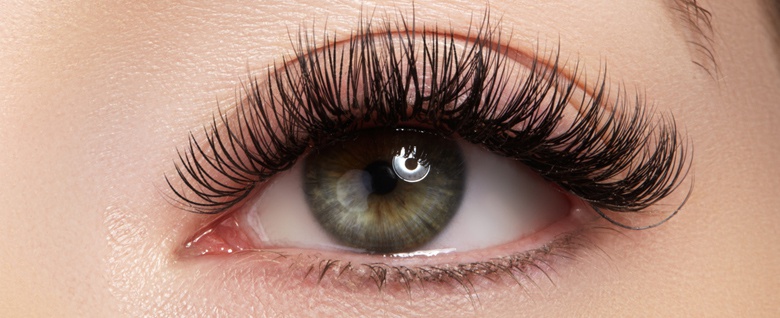 Kształt i rozkład rzęs na powiekach