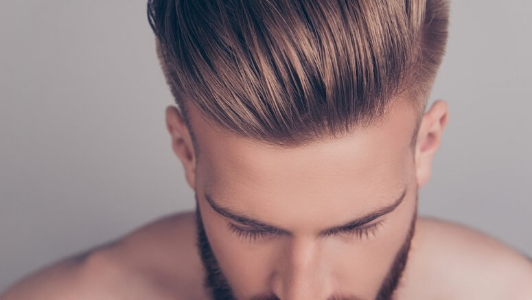 Czy urazy mechaniczne i czynniki zewnętrzne mają wpływ na wypadanie włosów męskich?