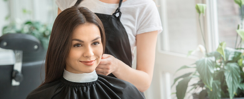 Na czym polega keratynowe prostowanie włosów i jaki ma wpływ na włosy