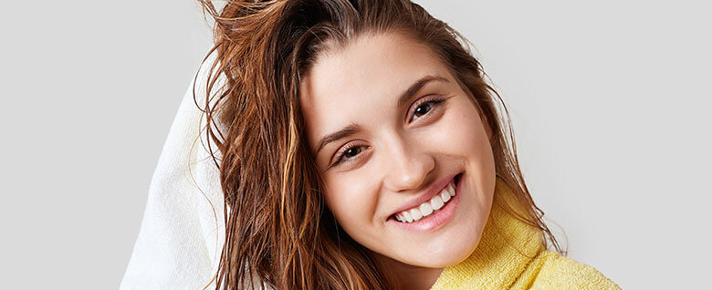 Mycie włosów z tendencją do wypadania