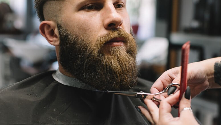 Zarost męski – włosy i broda, moda czy uroda? Czy włosy na głowie i zarost mają na siebie wpływ?