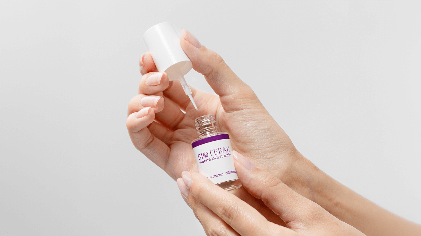 Biotebal mocne paznokcie podczas aplikacji