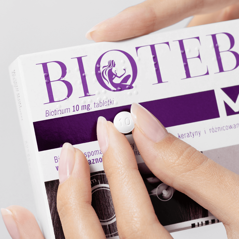 Biotebal Max - packshot oraz tabletka w dłoni