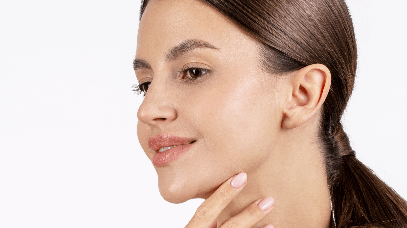 uśmiechnięta twarz modelki